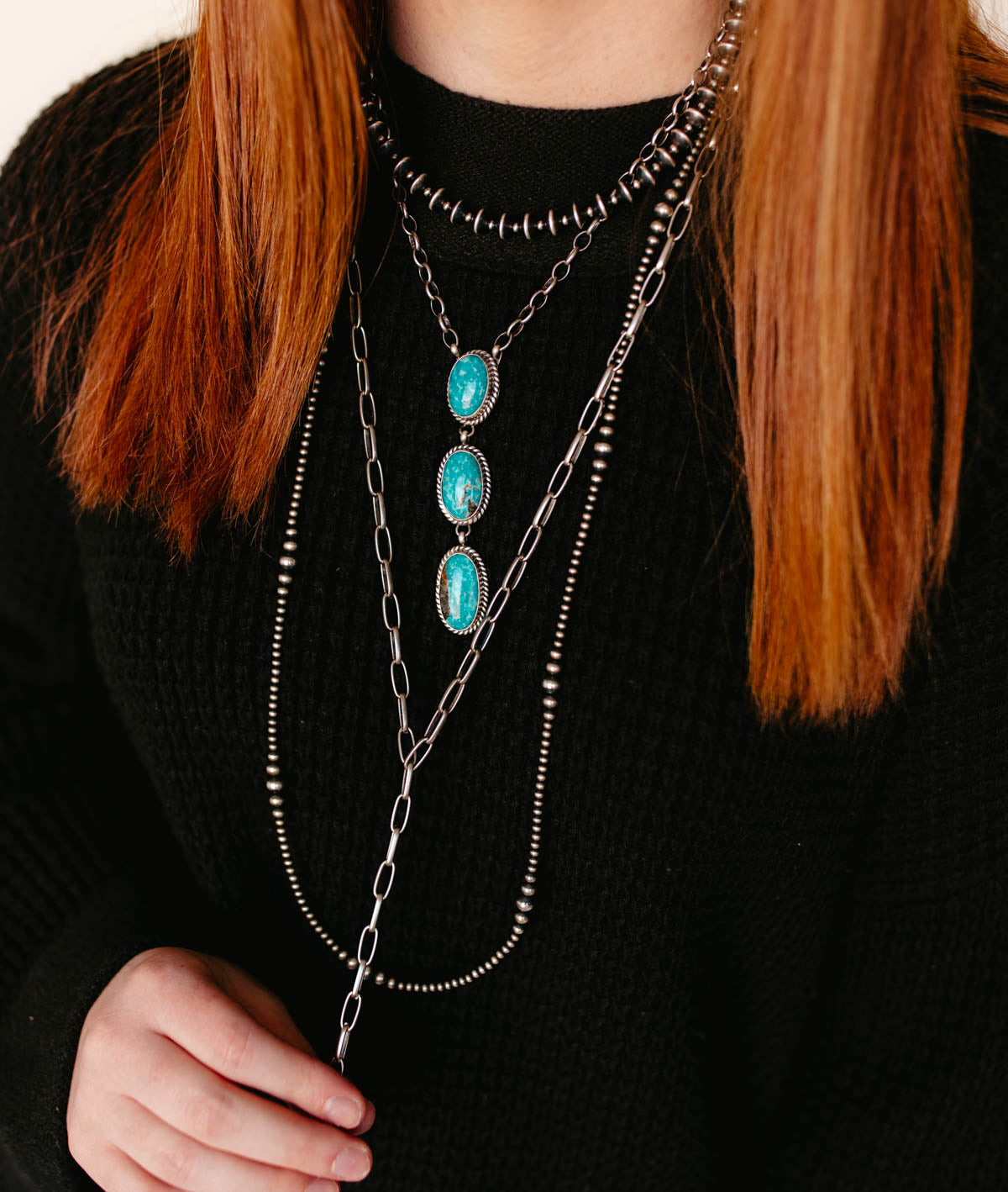 three stone lariat style necklace